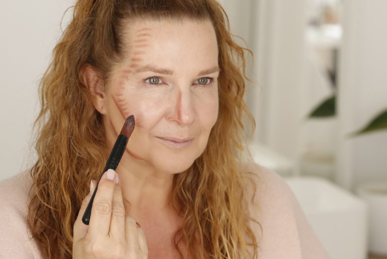 Make-up zu schlankem Gesicht
